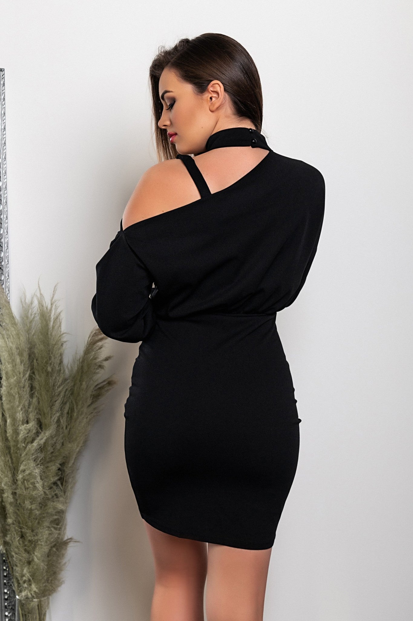 Elegant mini dress with asymmetrical neckline Verrina, black